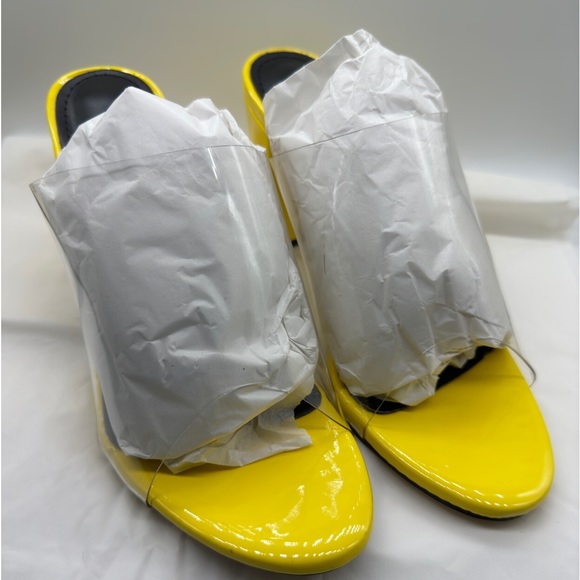 Meilikelin: Yellow Block Heel Open Toe Transparent Strap Sandals (w/o box) 8.5 - Picture 4 of 5